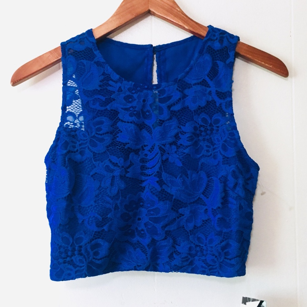 • new lacy hi-neck dressy teeze me choker top •